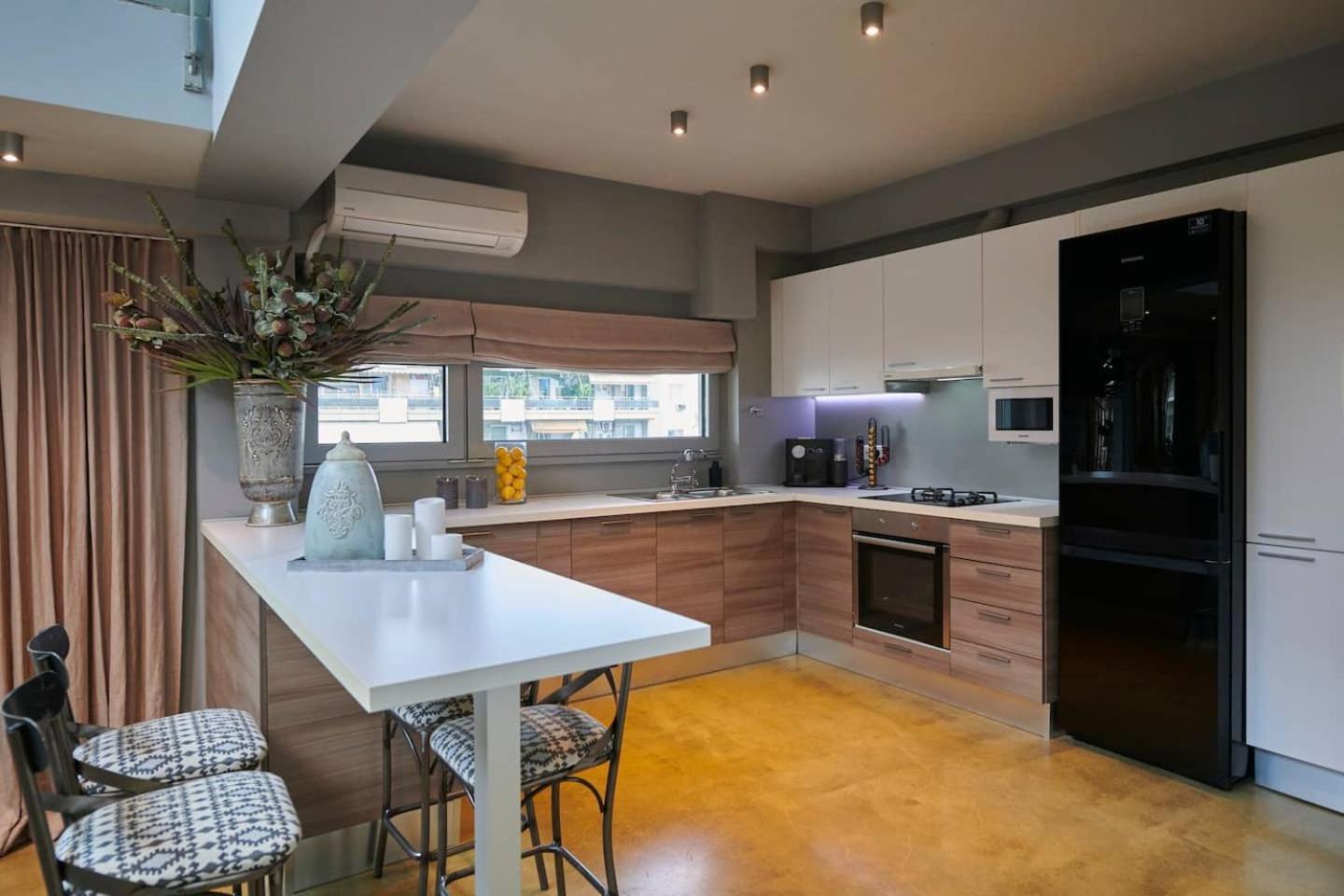 Ma Maison No5 Penthouse Loft, Private Heated Pool, Acropolis View, Ultra High Speed Internet 300 Mbps, Short Walk To Acropolis, Parking Upon Request, 1' From Metro Atena Exterior foto