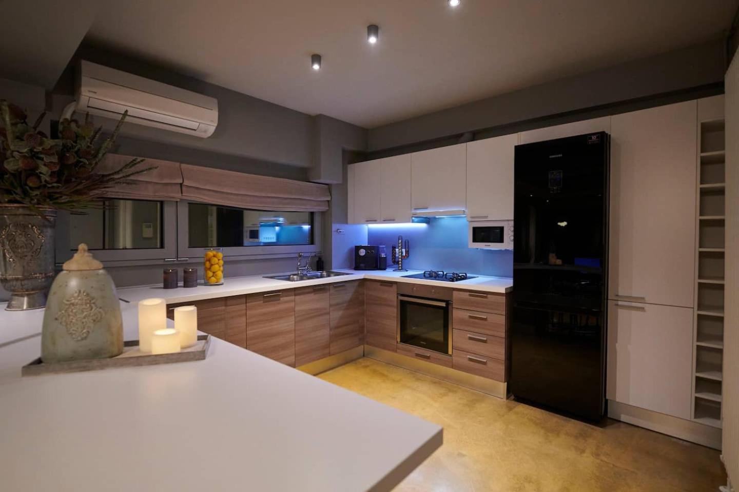 Ma Maison No5 Penthouse Loft, Private Heated Pool, Acropolis View, Ultra High Speed Internet 300 Mbps, Short Walk To Acropolis, Parking Upon Request, 1' From Metro Atena Exterior foto